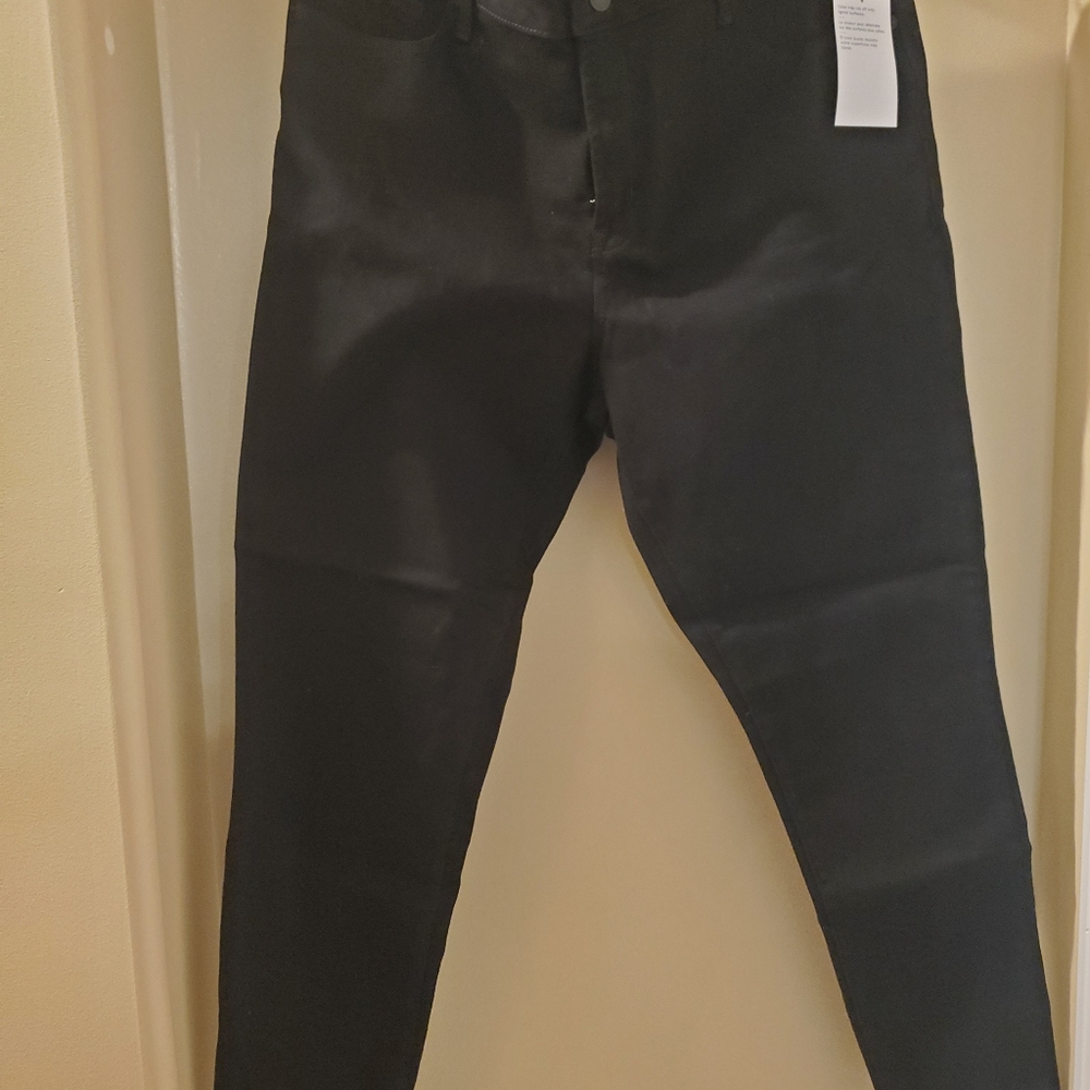 Old Navy Super skinny, mid rise black jeans, size 16